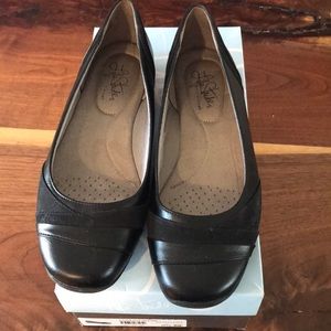 Life stride black flats